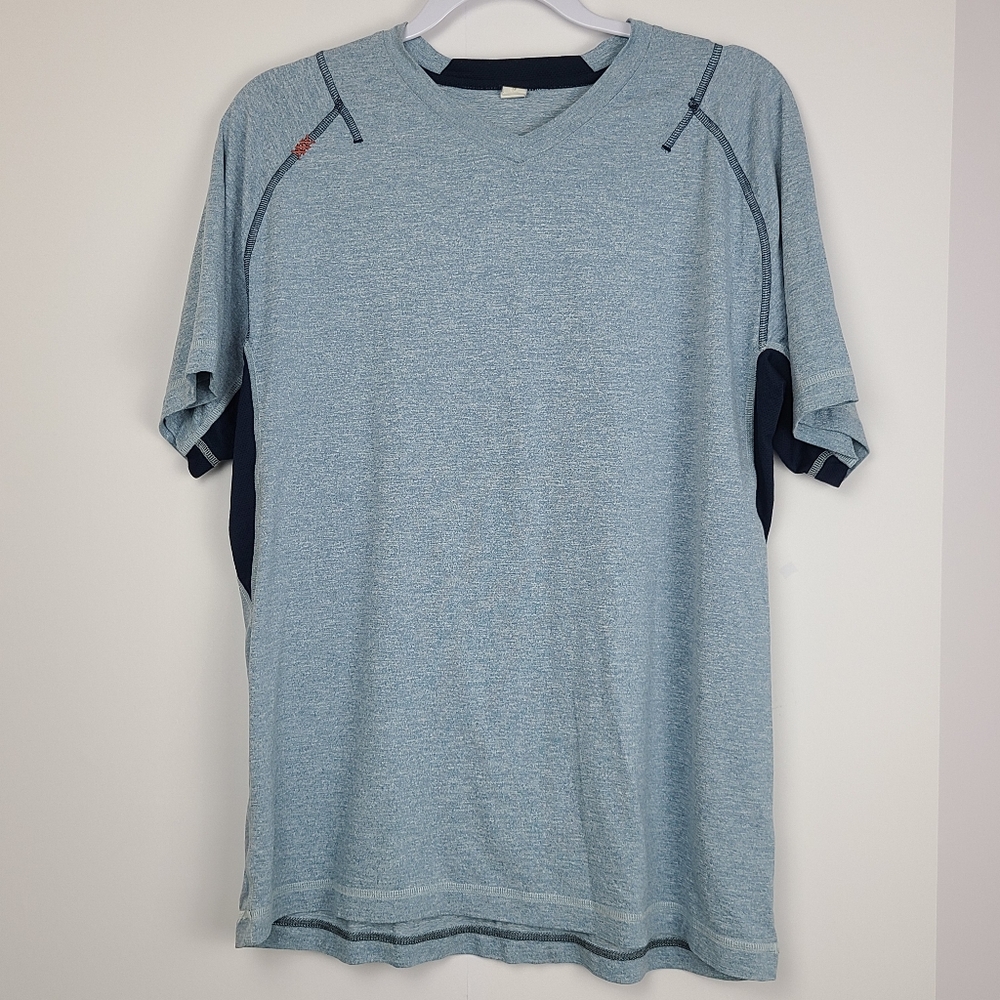 Rhone men's v-neck performance tech short sleeve shirt, Sz L (PTP 21.5")